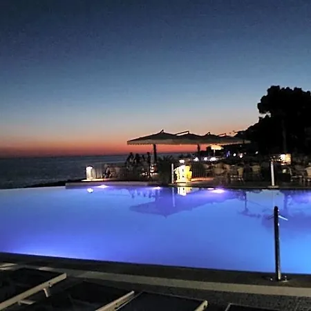 Hotel Baia Del Silenzio 4*